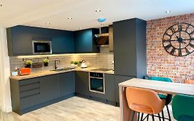 Smart/ Modern One Bedroom Flat