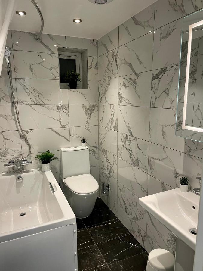Smart/ Modern One Bedroom Flat Purley Exterior photo